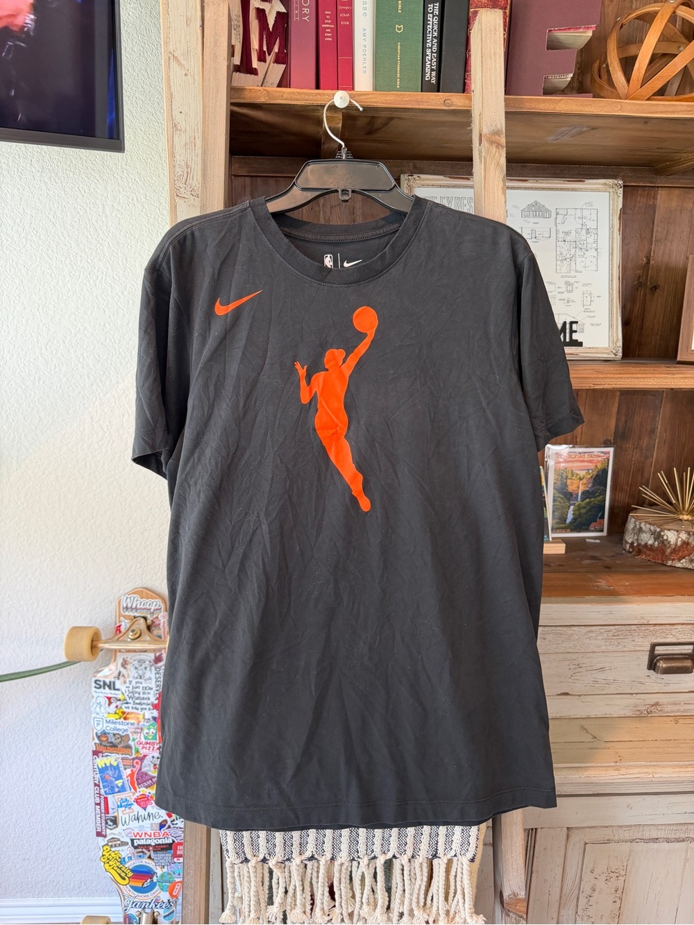 Nike men’s WNBA logo performance shirt size large